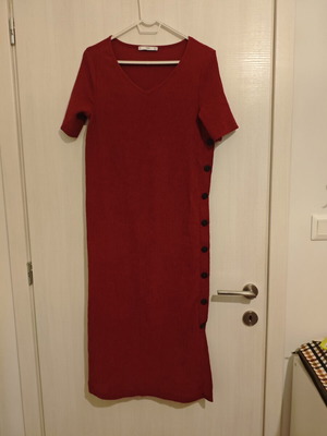 Mango Burgundy Gofre Dress like new with buttons, size M