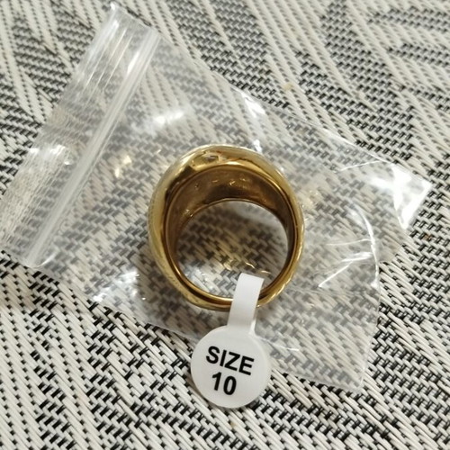 Steel women's ring No62 new, gold plated with geometric pattern