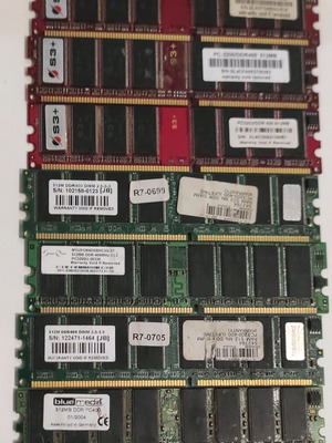 Μνήμες RAM DDR400 PC3200 μεταχειρισμένες, πακέτο 7 x 512MB
