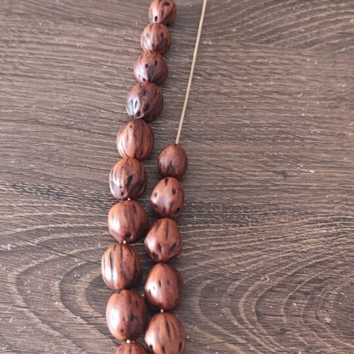Komboloi made of aromatic nutmeg, new