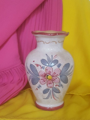 Vintage Italian ceramic vase Deruta like new
