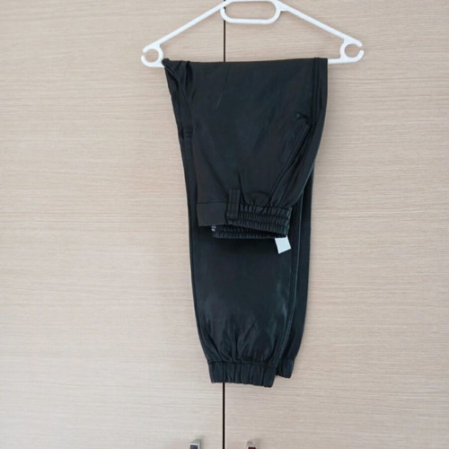 Women's leather pants like new, size M, black