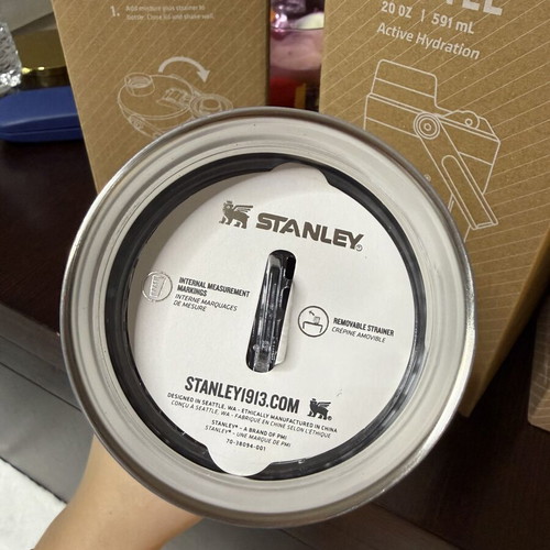 Stanley Activate Shaker Bottle new