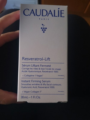 caudalie resveratrol lift serum