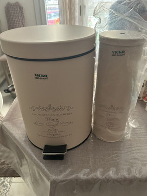 Trash Bin and Toilet Brush Set new