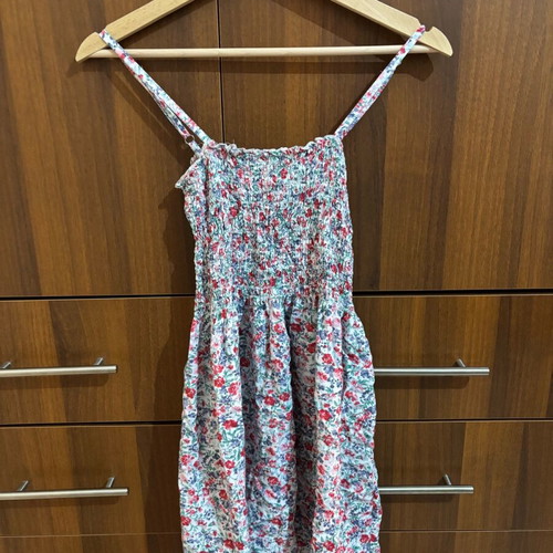 Women's dresses new, pack of 4, small