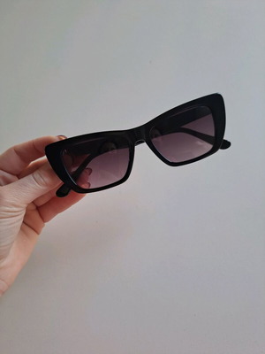Mati Mati sunglasses like new, black