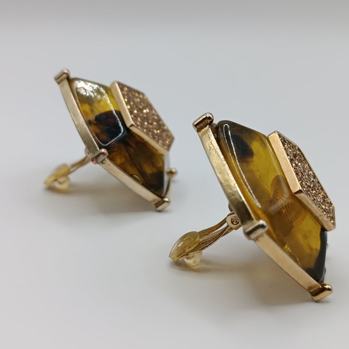 Uterqüe vintage gold geometric statement clip-on earrings used