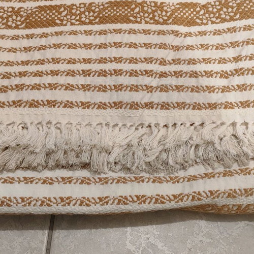 Caramel wool throw like new with beautiful pattern