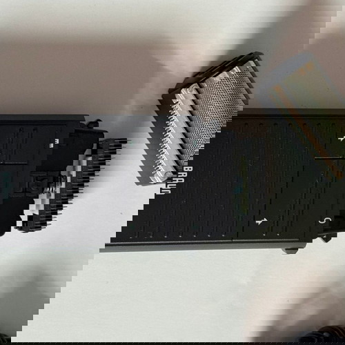 Ηλεκτρική ξυριστική μηχανή BRAUN
