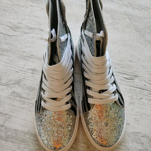 Sergio Todzi women's sneakers new in silver and white, sporty
