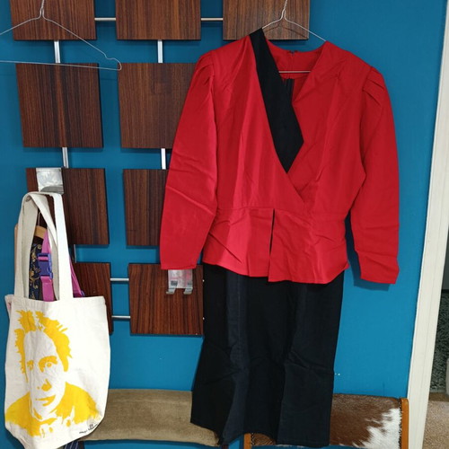 80s Vintage Peplum Joan Collins Dress used, black and red