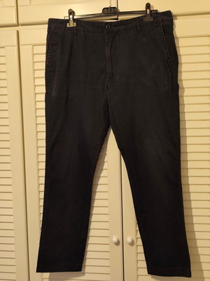 Lacoste υφασμάτινο παντελόνι μεταχειρισμένο, μέγεθος L, μπλε-μαύρο