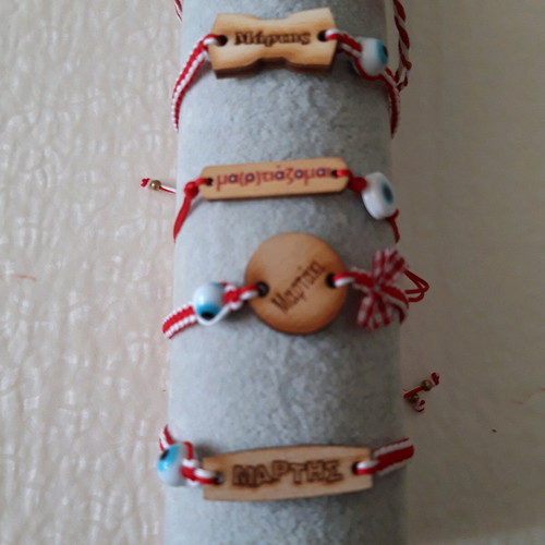 Martakia like new with wooden elements and macrame technique, red