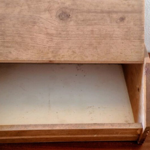 Wooden bread box like new, dimensions 0.45x0.25x0.15