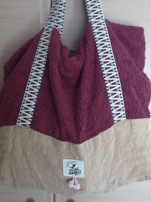 Beach bag like new in burgundy color