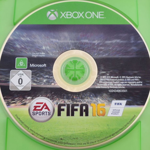 FIFA 16 Xbox One game like new, sports football simulation