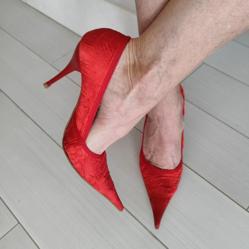 Pointed red pumps size 37 like new, 10.5cm heel