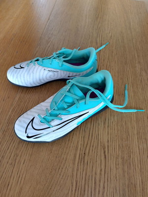 Nike Phantom GX football shoes size 35 like new, white and turquoise
