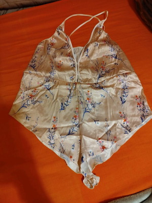 Pink powder romper pajama like new, size M