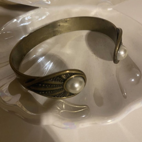 Zara bracelet cuff used with pearls gold color