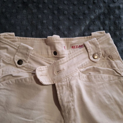 Women's beige capri pants small like new