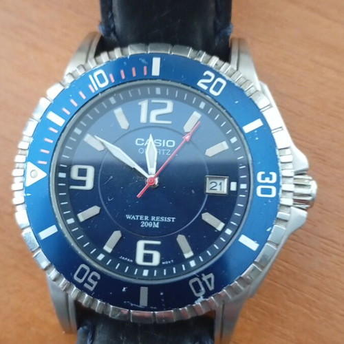 Casio wristwatch men's like new, water resistant 200m, blue
