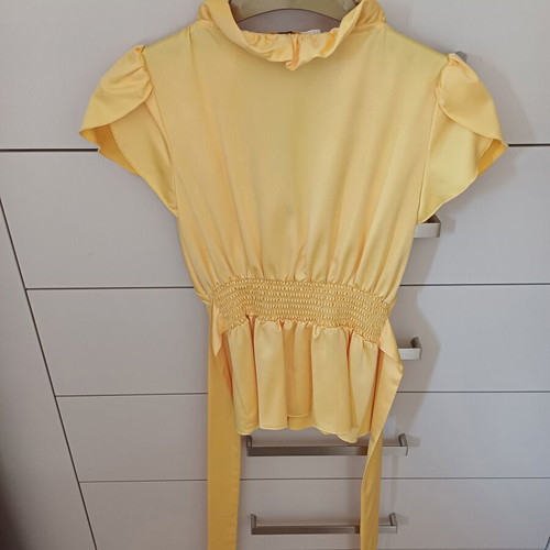 Ysatis short-sleeve top like new, yellow, size small