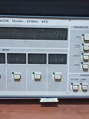 Rohde & Schwarz AFG 0.01Hz-20MHz Function Generator