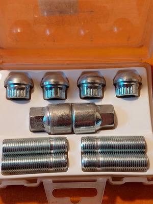 Powerlock wheel locks set used with key