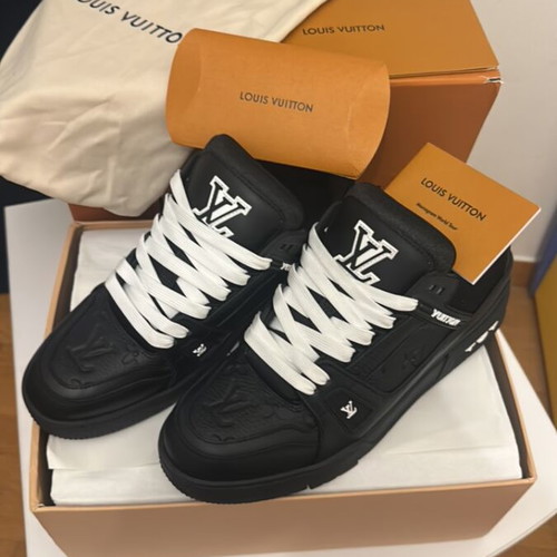 Louis Vuitton trainers sneakers black new, size 42.5
