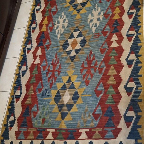 Handmade wool rug like new with beautiful colors