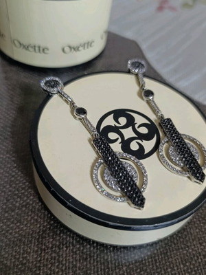 Oxette earrings new