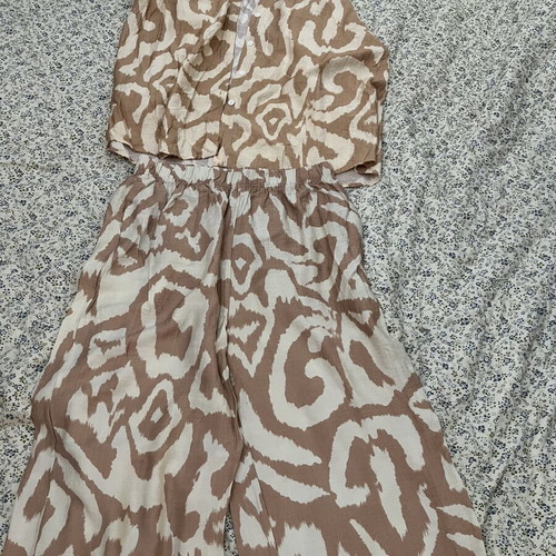 Woman’s set size XL, like new