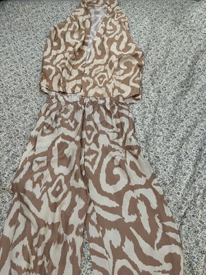 Woman’s set size XL, like new