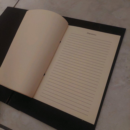 Wooden cooking dossier like new, collectible from Bonne maman
