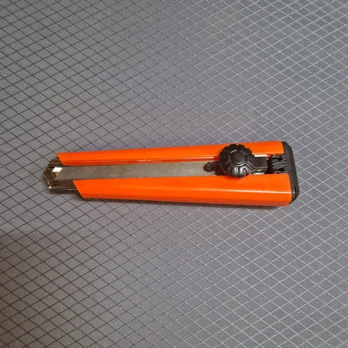 Cutter with tightening screw new, 18mm blade width