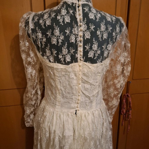 Handmade vintage wedding dress with integrated long train, size Medium, white
