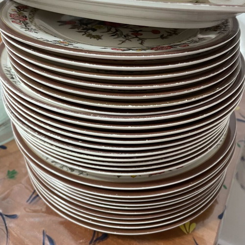 Superware dinnerware set used, 10 deep, 10 shallow, 7 fruit plates, 2 platters