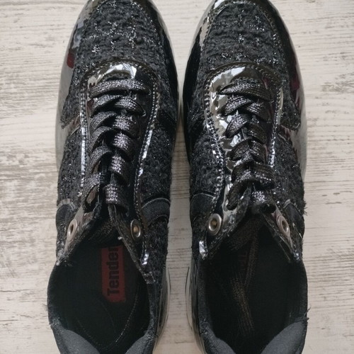 Tendenz women's sneakers new black patent and fabric