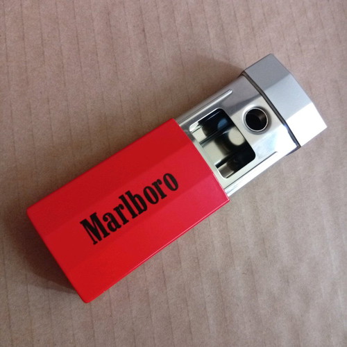 Marlboro pocket ashtray like new, metal red and silver