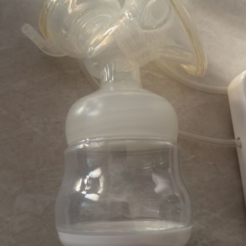 Accent Baby Crib used, stable with mosquito net and electric breast pump gift