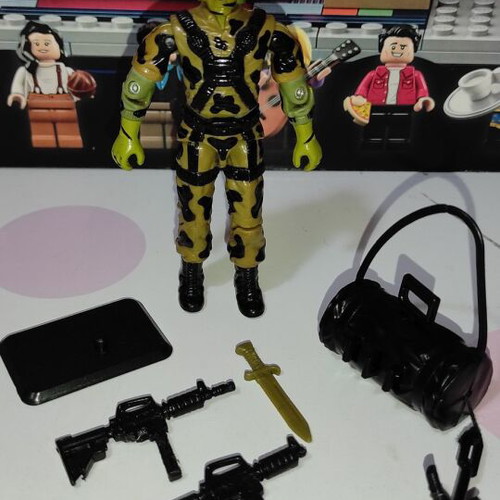 G.I.JOE Hit n' Run (v1) 1988 figure used with equipment