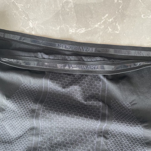 Gymshark Onyx V3 shirt new, size large fitting medium, black