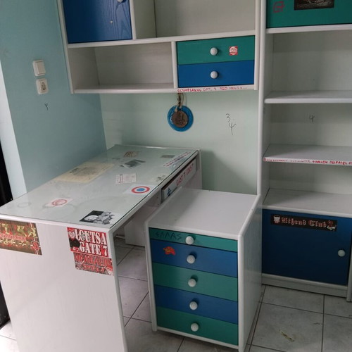 Library with desk used