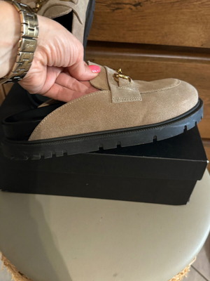 Sante leather loafers like new, beige, sizes 36-37