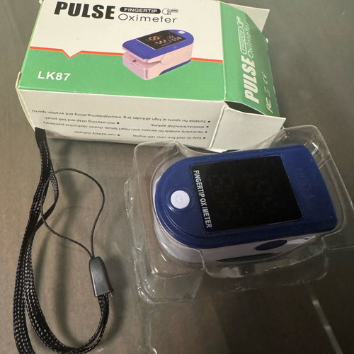 Digital oximeter new with led display and lanyard
