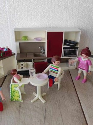 Playmobil κουζίνα με 5 φιγούρες μεταχειρισμένη