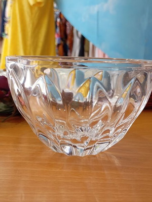 Kosta Boda crystal bowl like new with geometric facet design