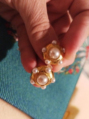 Stud earrings new, stainless steel with gold pearls